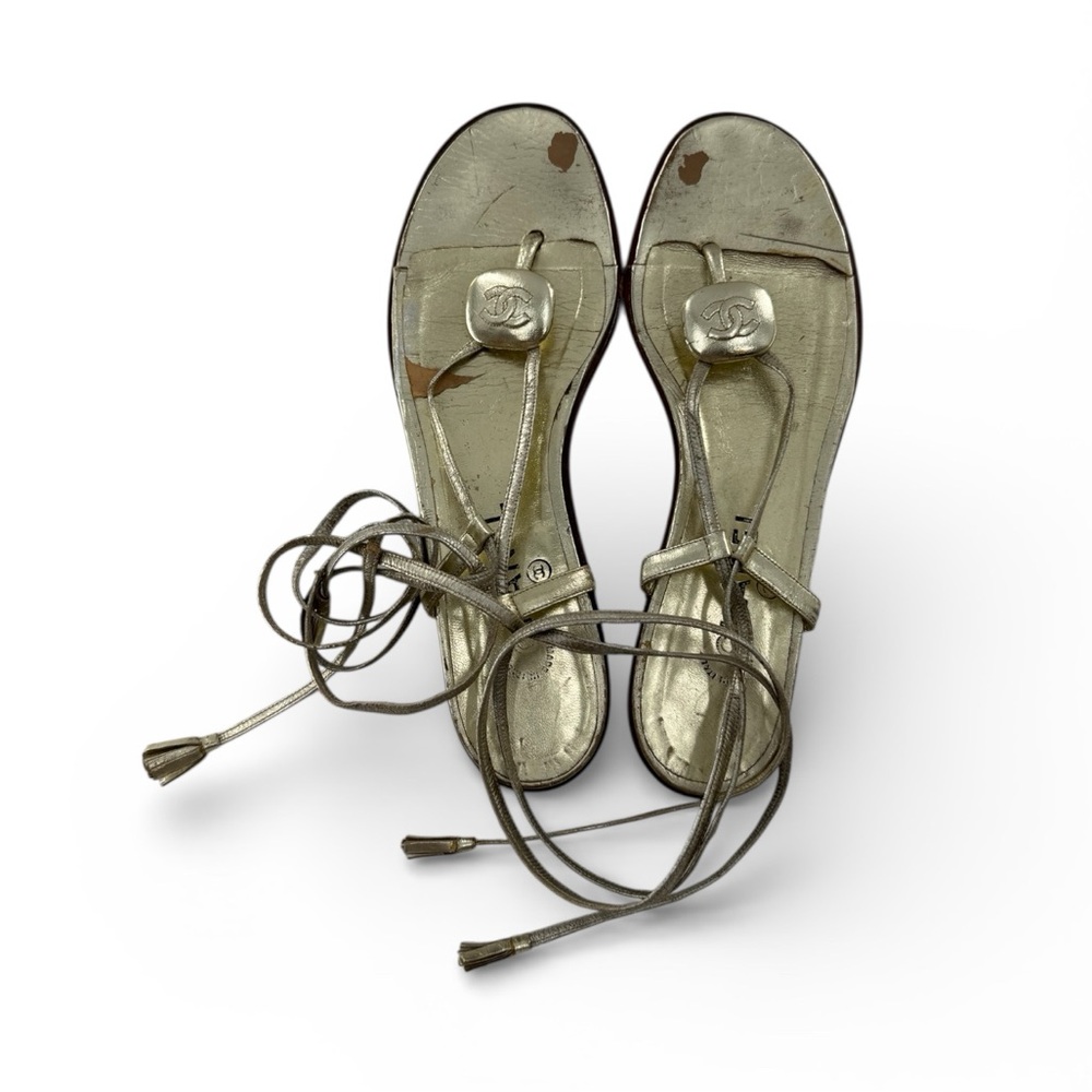 CHANEL Metallic Gold Strappy Sandals CC Charm Size 40 (Size 9.5 or 10 US)